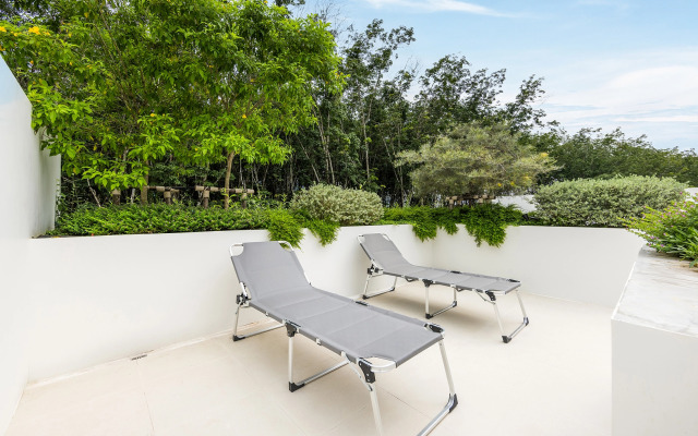 Qabalah 2BR Villa, Pool & Rooftop near Bangtao Villa