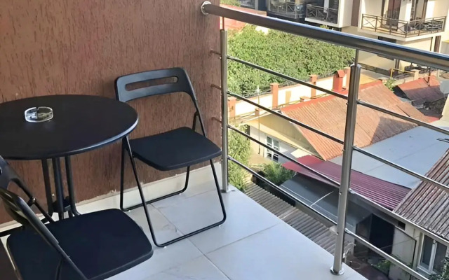 Studiya na Pervoj Linii Morya Flat