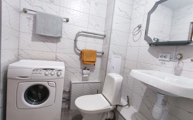 Na Pervomajskoy Flat