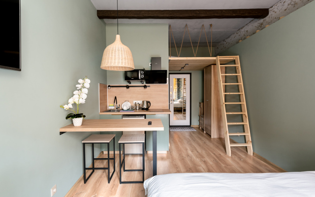 Univer Semeynaya Studiya Flat