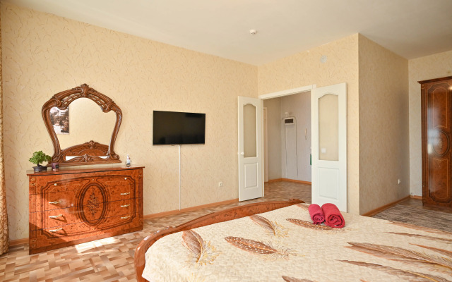 Na Respubliki 33А Flat