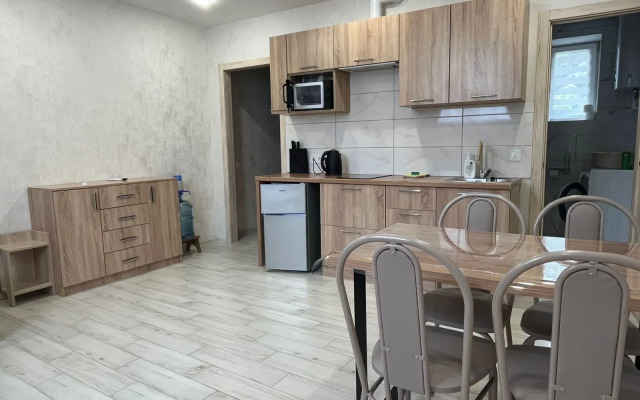 Апартаменты №9 Стандарт цоколь двухкомнатный, 2 линия (4чел)