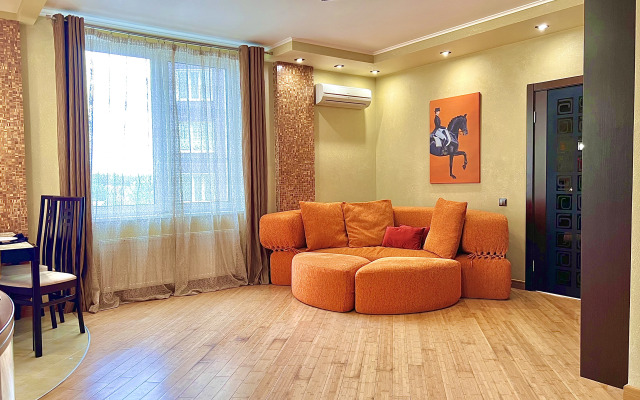 S Dizaynerskim Remontom na Belorusskoy Flat