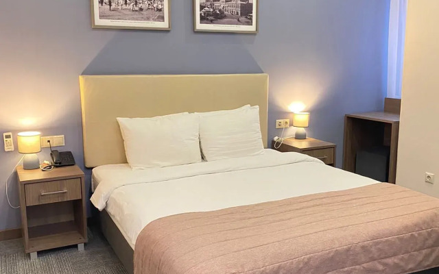 Istoriya Hotel