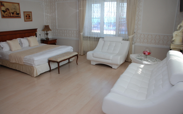 Motsart Hotel