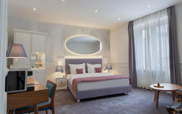 Отель Public House