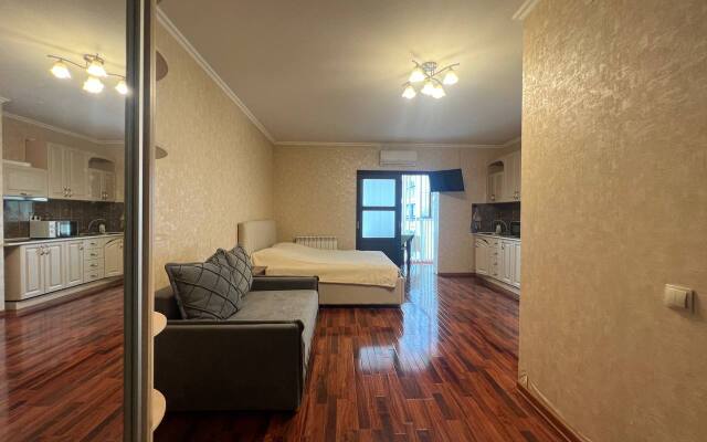 U Morya Vozle Parka Rivyera Apartments