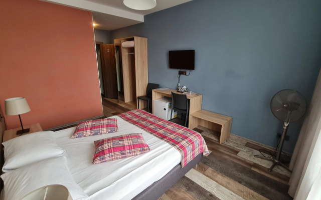 65HOME Guest House