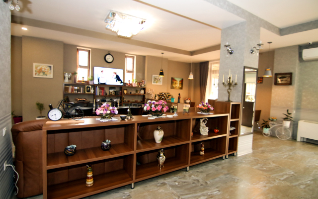 Salmer Hotel