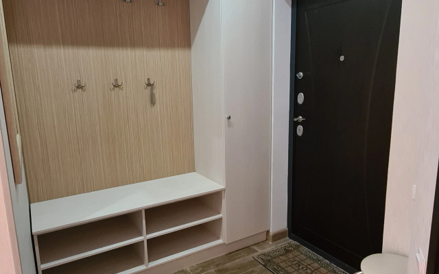 Na Beregu Chernogo Morya Flat