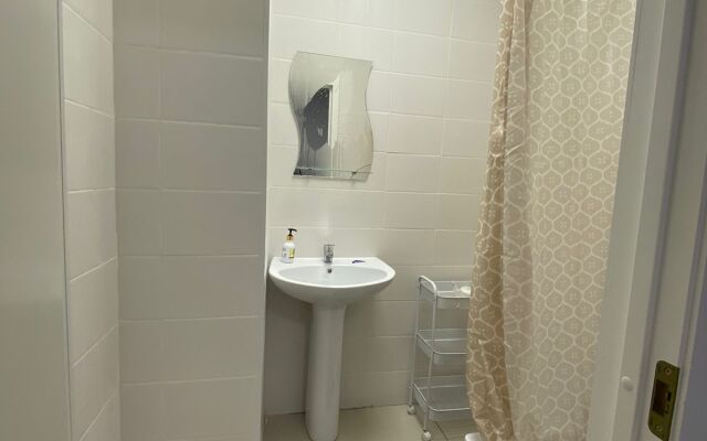 Na Lva Tolstogo 13 Hostel
