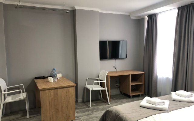 Port Hotel