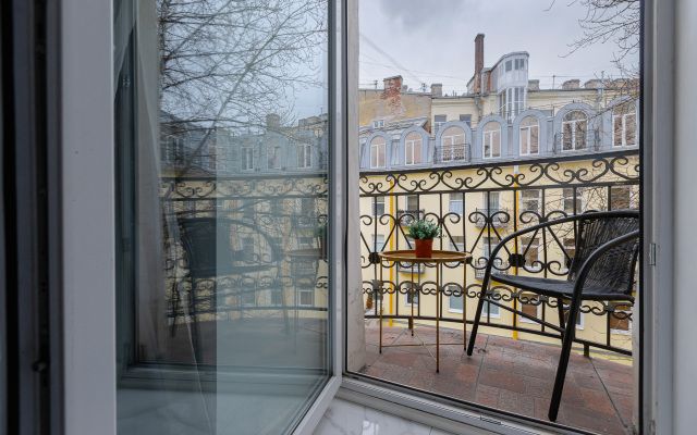 Квартира Вознесенский 41 с Балконом