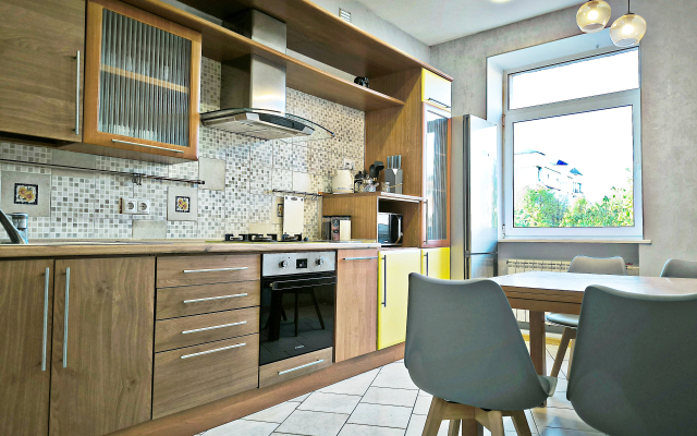 Tsentr Legendarny Dom Pod Shpilem | Ogromnaya Tryoshka Apartments