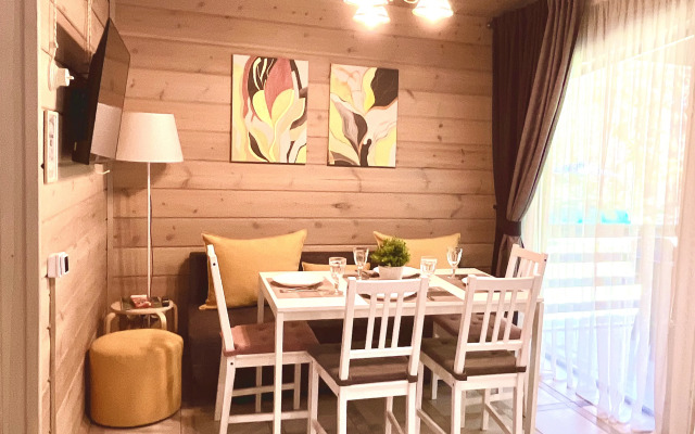 Домик на опушке на берегу Озера Волго на Селигере - коттеджи Сосновый бор