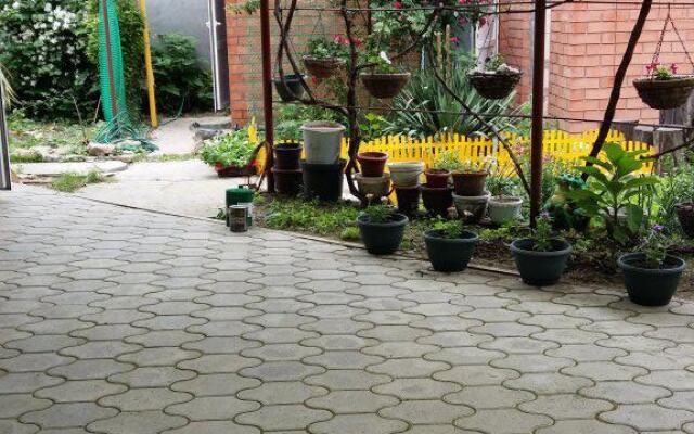 V Gostyah U Lyubvi Guest House