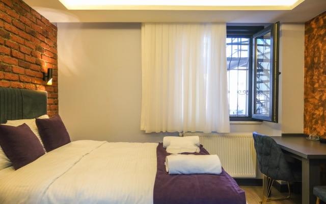 Отель Yellow Mansion