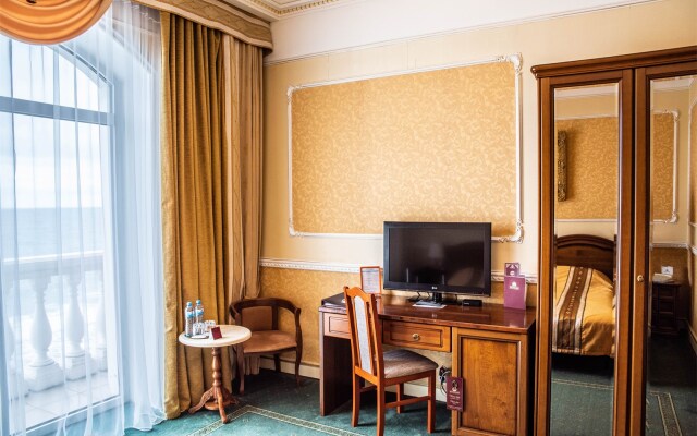 Grand Palace Hotel
