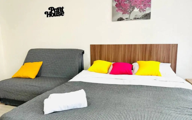 4 Pant Family House Vatutinki Apartment