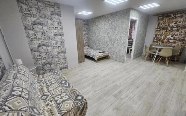 Dvuhkomnatnye ryadom s parkom SHvejcariya Apartments 1