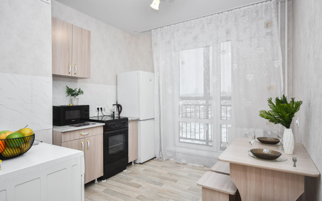 Prostornaya Kvartira Vozle SFU Flat