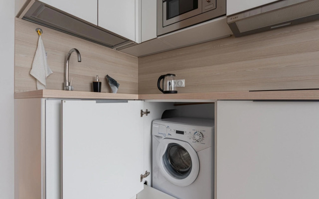 Ye's (d) 7169 Apartments