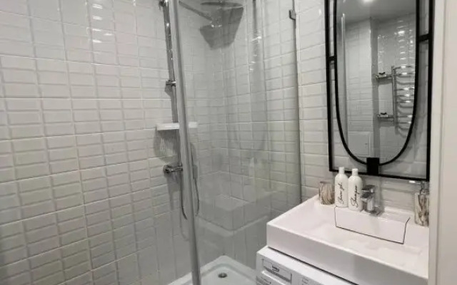 Апартамент Emerald Gold у метро Окружная