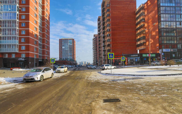 Na Ulitse Yuriya Tena 10 Flat