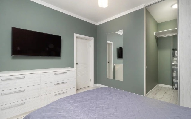 U Morya S Basseinom V ZhK Solnechnyij Apr42 Apartments