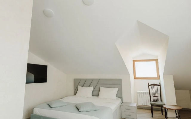 Royal Renaissance Hotel