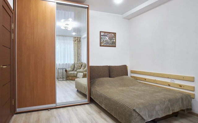 Квартира уютная на улице Генерала Петрова 12