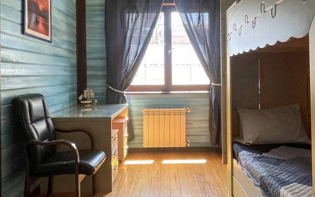 Chastny Kottedzh u reki Private house