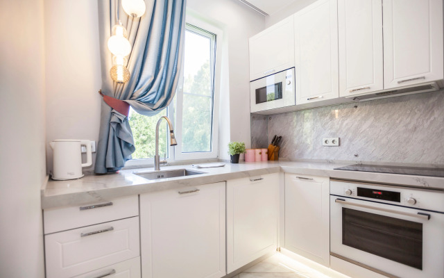U Morya S Basseinom v Zhk Solnechniy apt31 Apartment