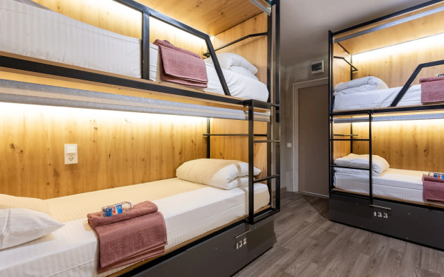 M&DHOST Hostel