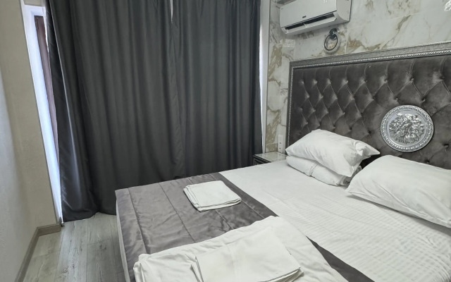 3-Kh Mestnye u Chernogo Morya Lenina 219/5 Apartments