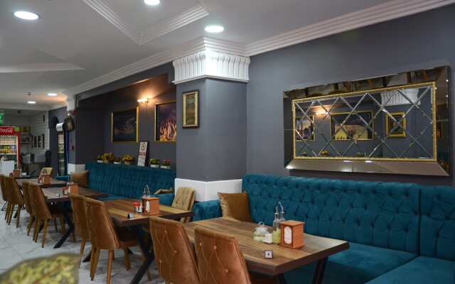 Отель The Lines