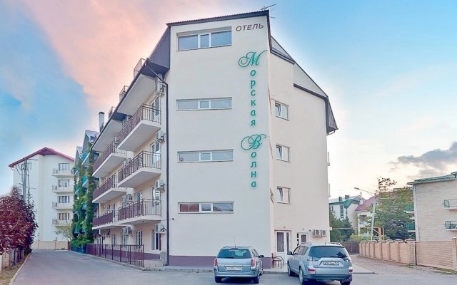 Morskaya Volna Hotel