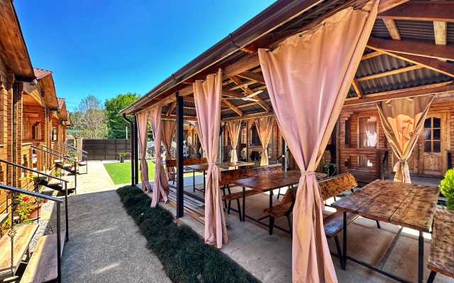 Domiki Naberezhnaya Viktoriya 100 m ot morya Guest House
