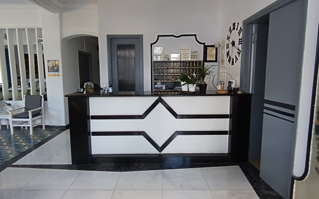 Отель Serifos Beach