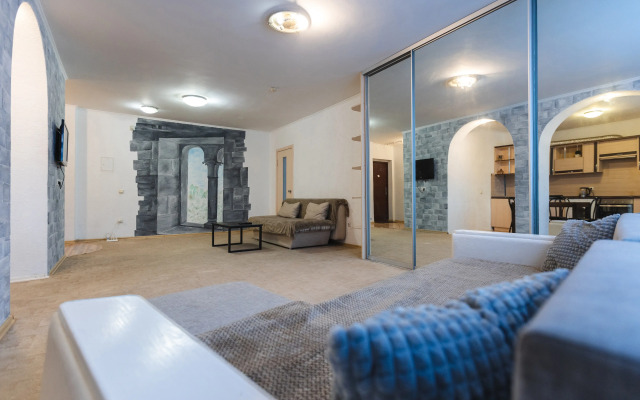 Dvuhkomnatnye ryadom s TRC Planeta Apartments