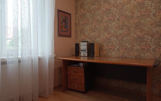 Квартира Красная 8