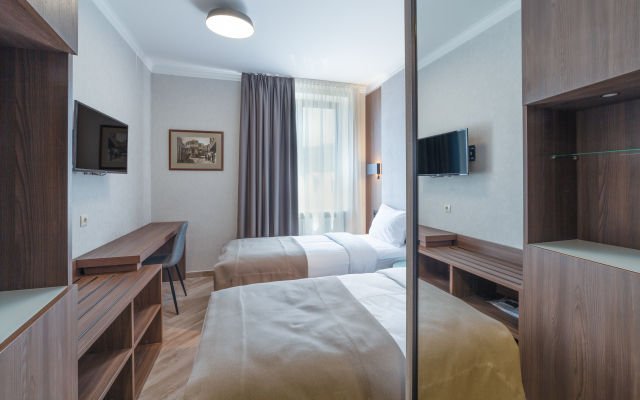 Old Wall Hotel