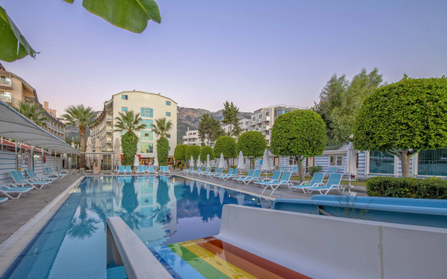 Armas Beach Hotel