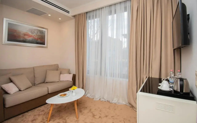 City Avenue Hotel