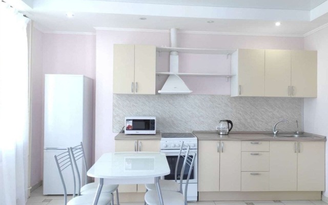 Квартира Уютная Двухкомнатная рядом с ТРЦ Планета