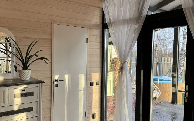 Гостевой дом с французскими панорамными окнами