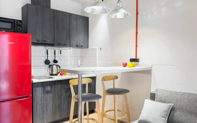 Kvartira 2-h komnatnaa Kvartira v Stile LOFT s panoramnoj lodziej