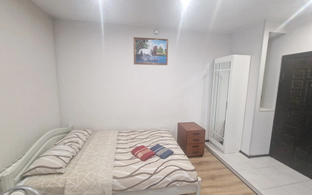 Апартаменты Автозаводская 010