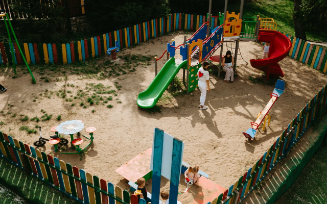 Курортный отель Poiana Bradului Complex Hotelier & Restaurant