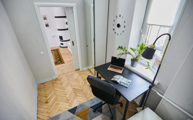 FlatStay Dzhambula 4 Apartments